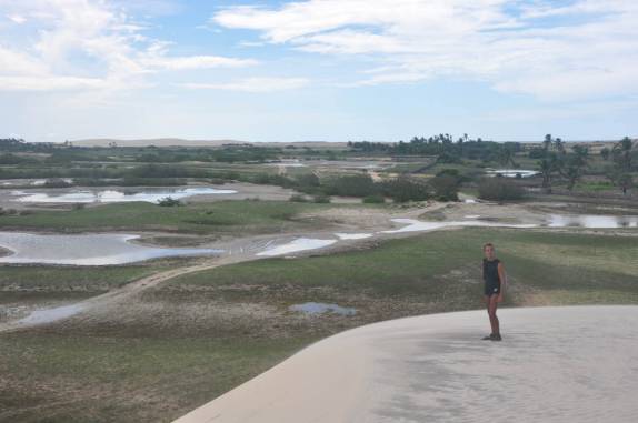 No topo de uma duna observando a região de Tatajuba - CE